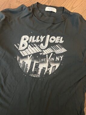 Billy Joel 'Live in NY' Black Graphic Long Sleeve Tee